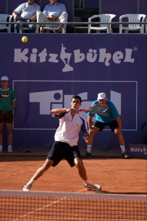 Hanescu trece de primul 
